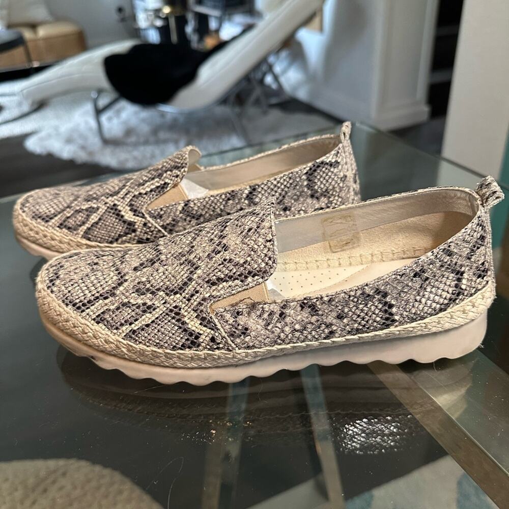 The Flexx snakeskin patterned woman's espadrille sneakers, size 8.5 - Picture 3 of 10